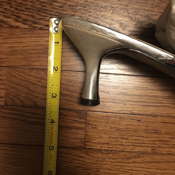 Touch Ups Silver Metallic Heel Sandals 👠 Size 9.5 - Picture 5 of 8